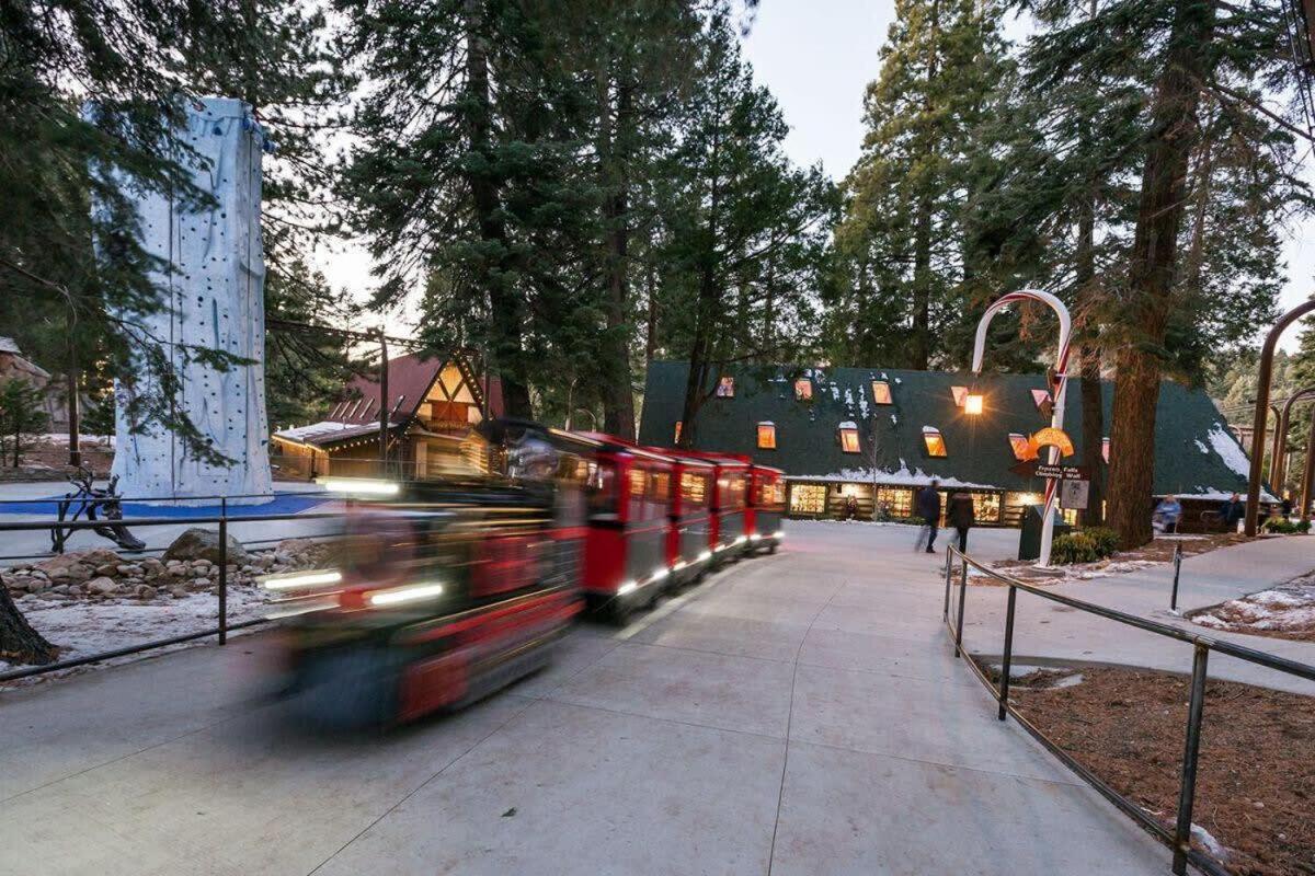 Snowflower Cabin Modern Luxe, 2 Level, 1500 Sqft, Ac, View, Dogs, Walk To Village Lake Arrowhead Dış mekan fotoğraf